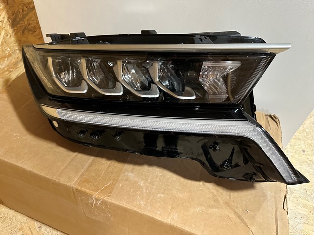 Правая блок фара Hyundai/Kia 92102P4000 цена, от 760.16 USD