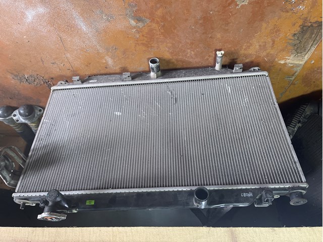 Radiador de esfriamento de motor PE2015200 Mazda