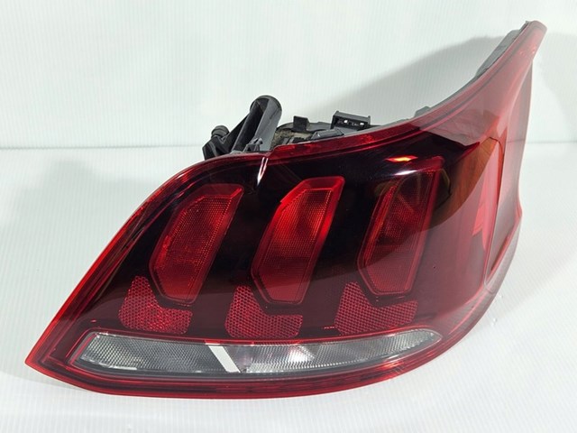 Задний фонарь 9817299580 Peugeot/Citroen