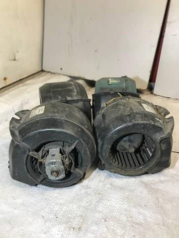  VAG 321819021A