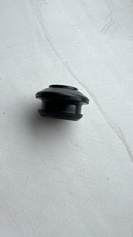 Кронштейн радиатора нижний 45135FE000 Subaru
