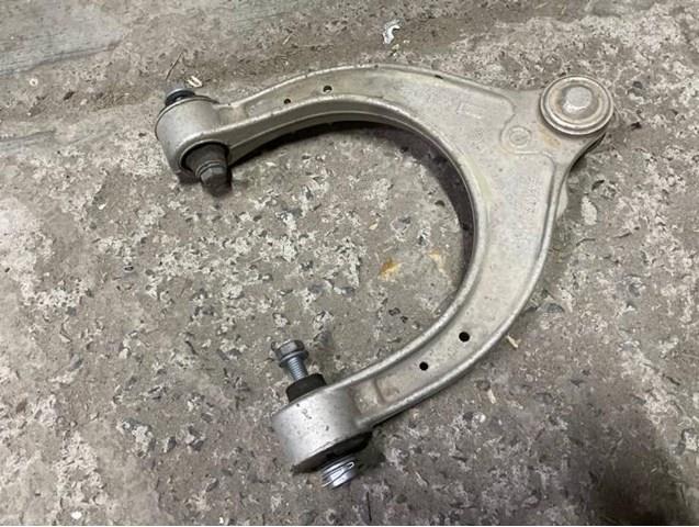  BMW 686118502