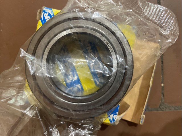 AB42153S02 SNR Rodamiento exterior del eje delantero original y equivalente