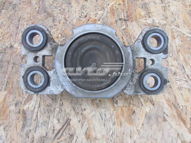 LR024738 Land Rover Опора КПП