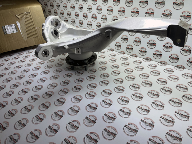 Цапфа передняя левая LR098754 Land Rover