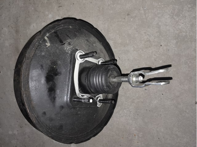Вакуумный усилитель тормозов Subaru 26402SA070