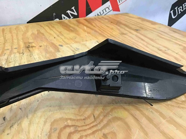 Молдинг бампера переднего правый Jaguar T4N23301