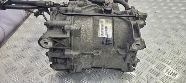 Купить LR061681 Land Rover Задний редуктор