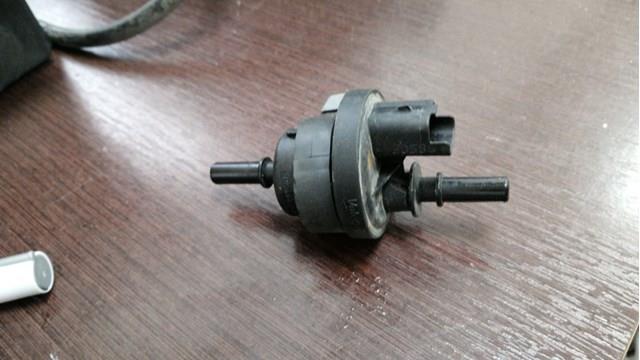 Клапан адсорбера 2580119A Renault (RVI)