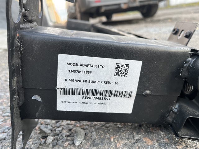 Усилитель переднего бампера  FPS FP5647940