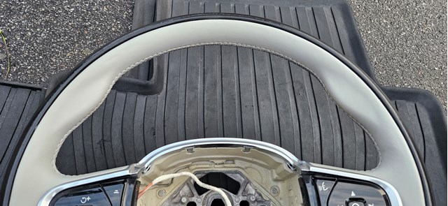 Руль 32288780 Volvo