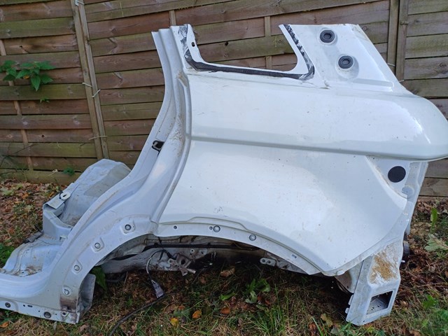 Крыло заднее левое LR054609 Land Rover
