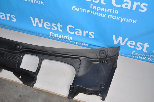 Водосток лобового стекла, жабо LR073278 Land Rover