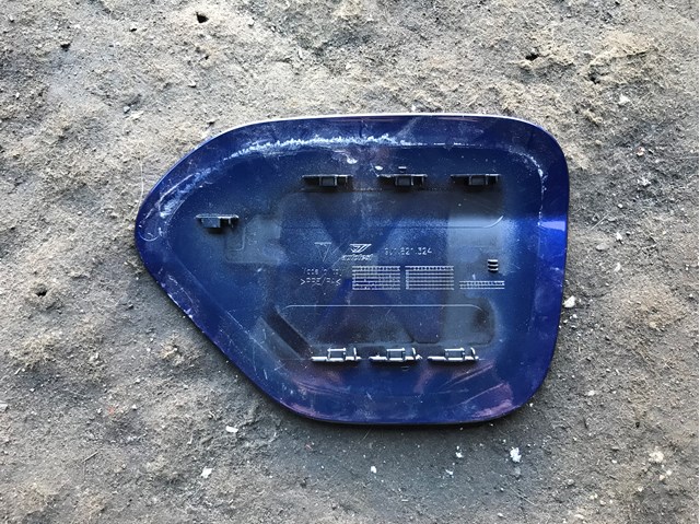 9J1821324 Porsche Дверка бензобака