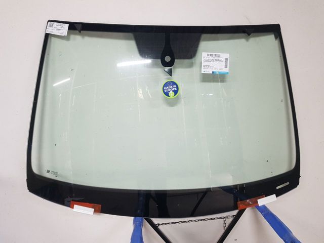 Купить GS6208D13 XYG Ветровое стекло