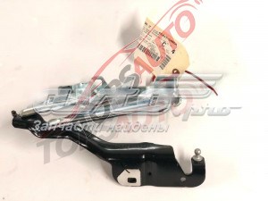 Левая петля капота Nissan/Infiniti 654015NN0A