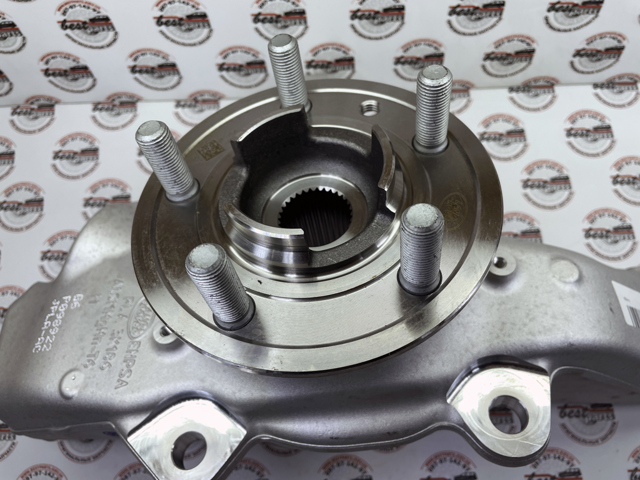 Цапфа передняя левая LR155543 Land Rover