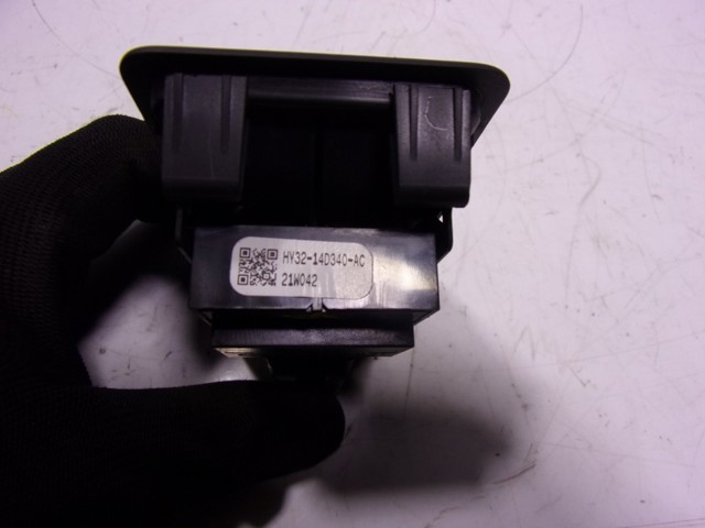 LR081322 Land Rover 