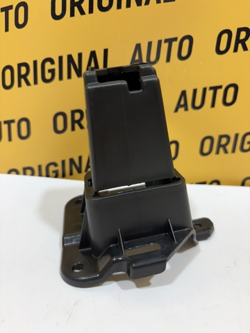 Кронштейн решетки радиатора GSH750162 Mazda