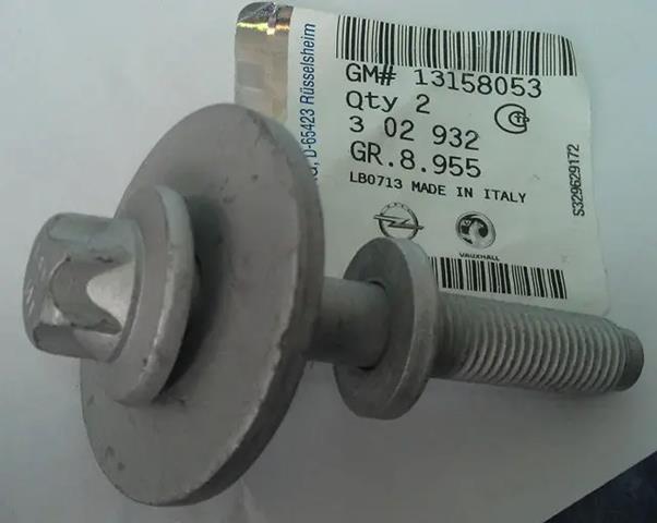 Болт крепления подрамника 13158053 General Motors