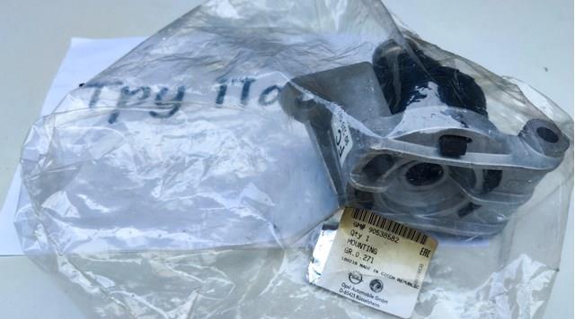 Coxim (suporte) traseiro de motor 90538582 Opel
