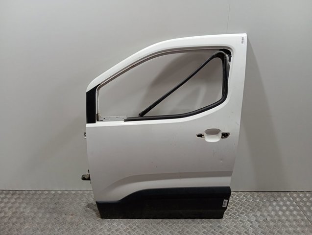Дверь передняя левая 9856199780 Peugeot/Citroen