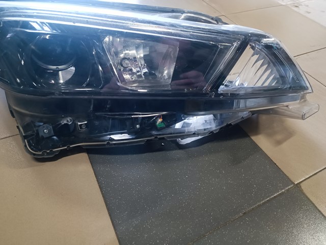 260105SH0A Nissan/Infiniti Фара передняя правая