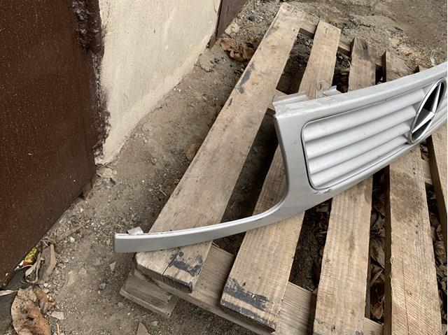 Решетка радиатора A6388880515 Mercedes