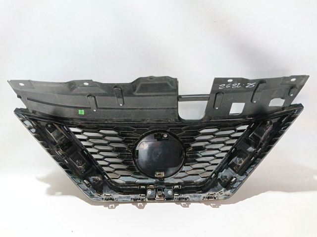 Решетка радиатора 62310HV32B Nissan/Infiniti