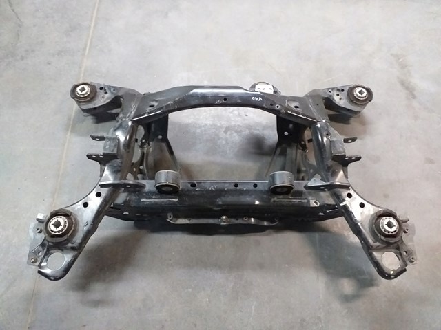 Балка задняя Volvo 32268546