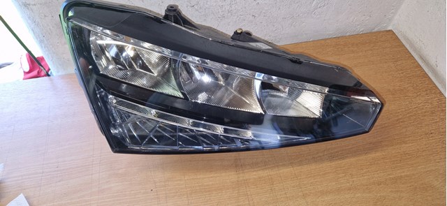 Luz direita para Skoda KAMIQ (NW4)