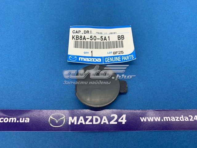 Заглушка заднего бампера, правая Mazda KB8A505A1BB