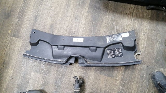 4478850236 Mercedes Кронштейн решетки радиатора