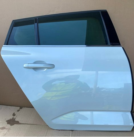  Дверь задняя правая Renault Megane 4