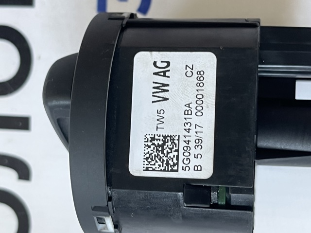 Ремень безопасности задний левый VAG 5NN857811RAA