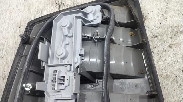 Задний фонарь 93175446 Opel