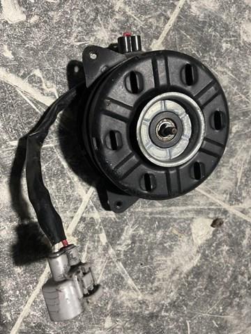 Ventilador (roda de aletas) do radiador de esfriamento direito para Toyota Sienna 