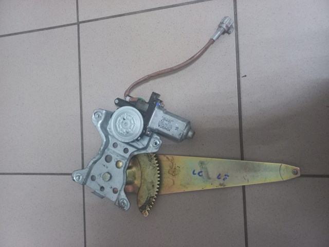 Motor de acionamento de vidro da porta dianteira esquerda para Toyota Land Cruiser (J9)