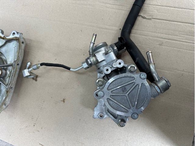 PYFA18G00A Mazda Механический вакуумный насос