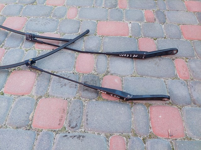 Рычаг дворника Ford 1731536