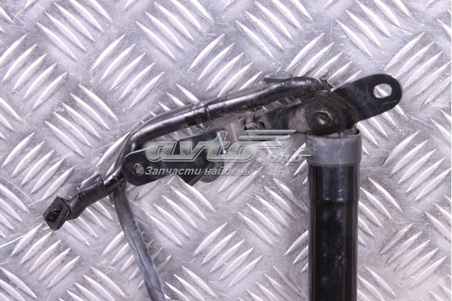 6892042040 Toyota Амортизатор крышки багажника