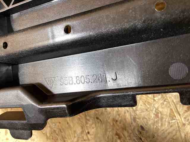 Усилитель переднего бампера 95B805241J Porsche
