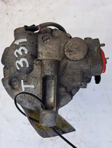 Компрессор кондиционера 22527010 Denso