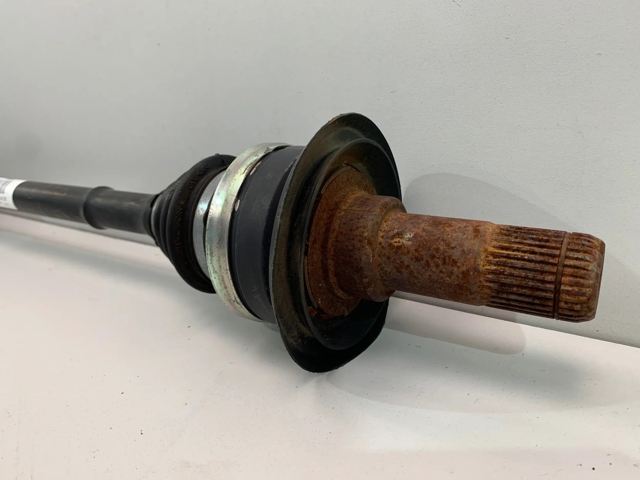 Полуось задняя, правая BMW 7597690