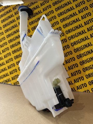 Бачок омывателя DGJ167480 Mazda
