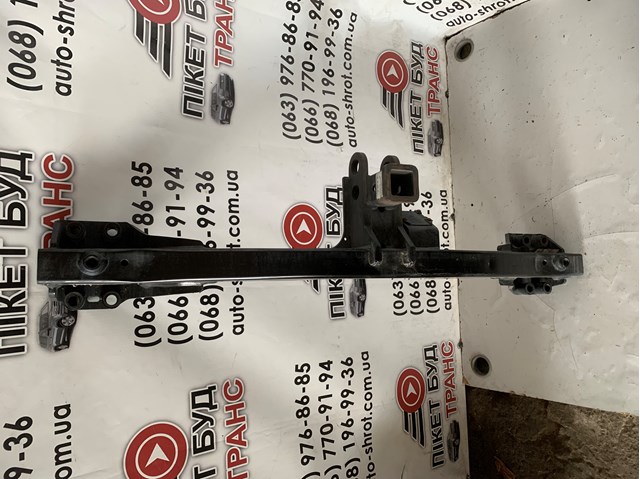 7P0803881B VAG Траверса фаркопа