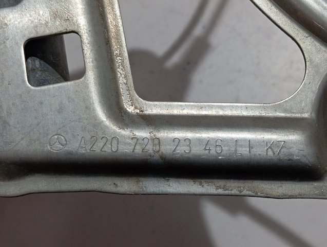 Стеклоподъемник передней двери Mercedes 2207202346