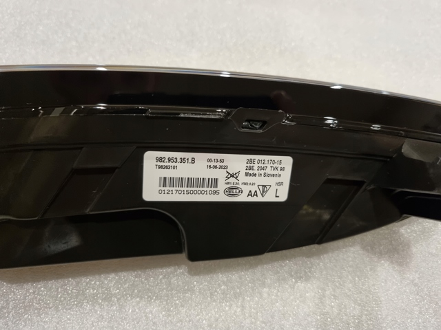  982953351B Porsche