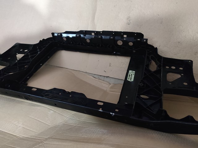 Рамка радиатора 641011C000 Hyundai/Kia