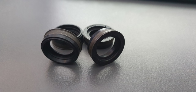 Сальник распредвала двигателя передний Mazda WE0110508B цена, от 27.01 USD
